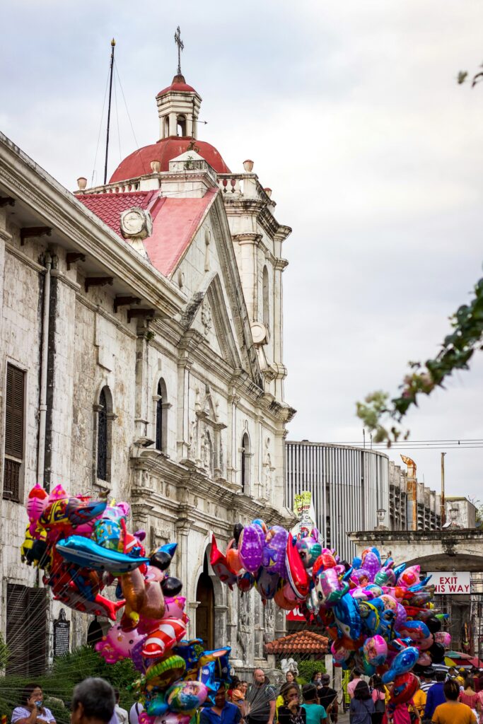 budget travel in cebu sto nino basilica